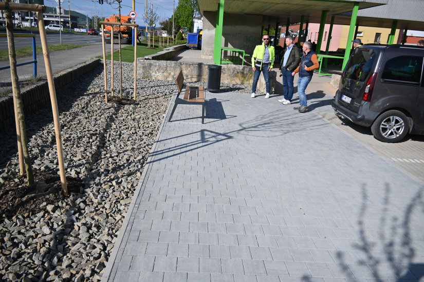 Zelená a modrá infraštruktúra (apríl 2026, 17. týždeň) / parkovisko pri trhovisku