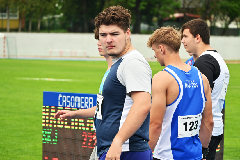 1. kolo Dorasteneckej ligy v atletike / Mestský atletický štadión