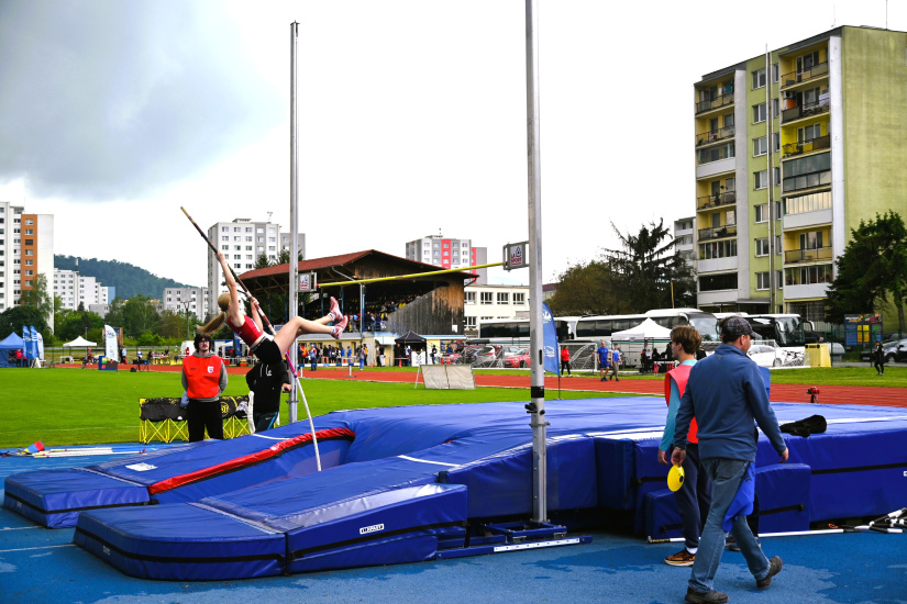1. kolo Dorasteneckej ligy v atletike / Mestský atletický štadión