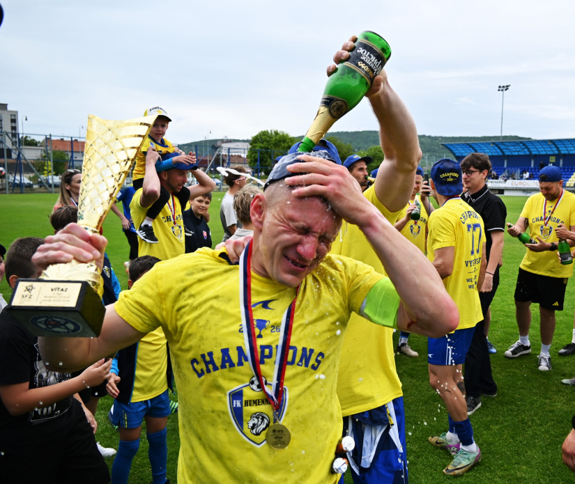 Dekorácia víťaza 3. ligy - FK Humenné