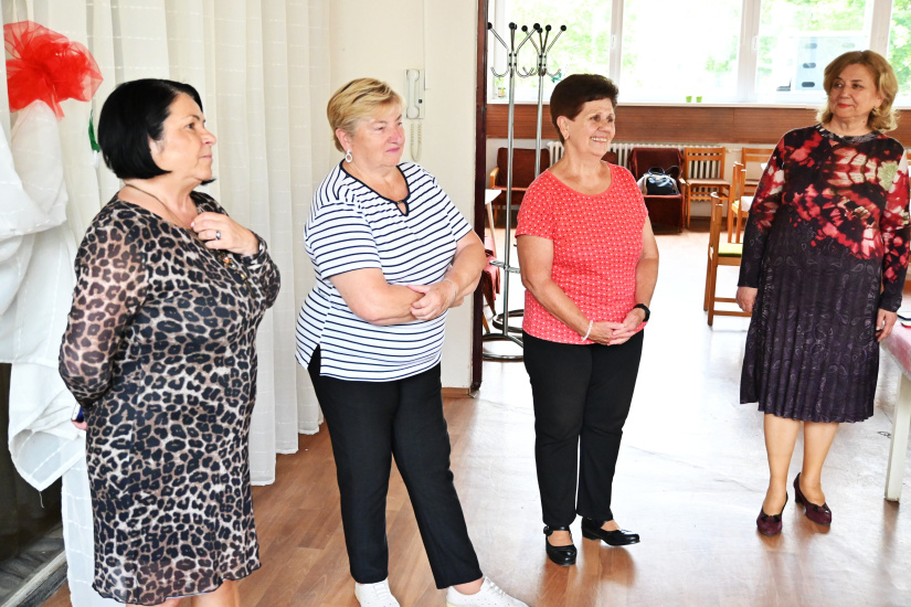 Seniorky DC Laborecká uháčkovali fusáčiky
