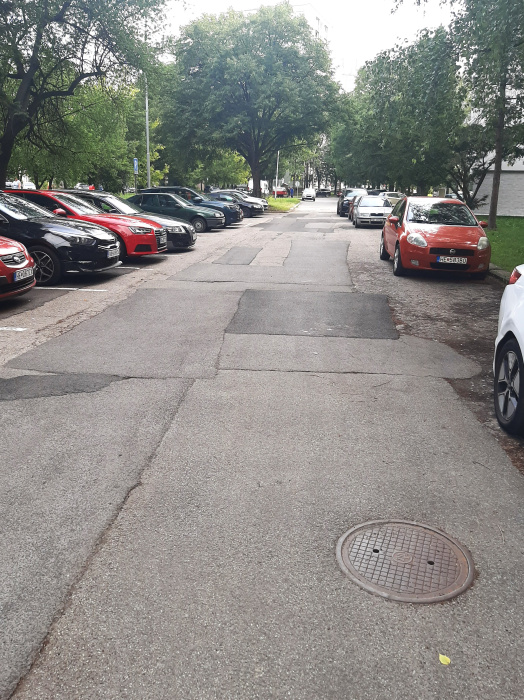 Rekonštrukcia miestnej cesty na Sídlisku III / cesta pri BD Třebíčska 9 – 10