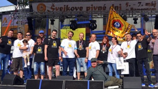 Súťažiaci pivného behu 2017