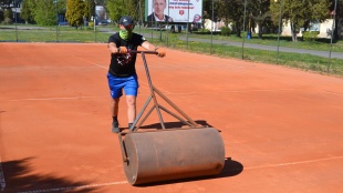 Tenisové kurty