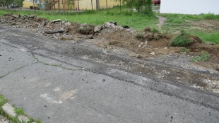 Búracie práce asfaltového povrchu a obrubníkov