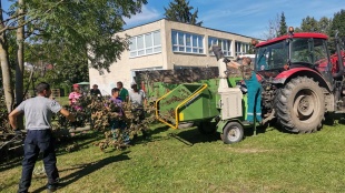Zber a štiepkovanie konárov