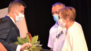 Michal Kirschner In memoriam - cenu prevzala manželka Mária a syn Michal