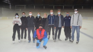 Hasiči i dobrovoľníci na ľade