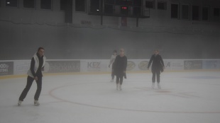 Hasiči i dobrovoľníci na ľade