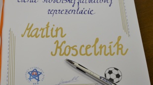 Podpis do pamätnej knihy mesta Humenné