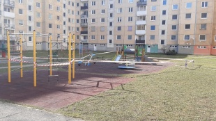 Opätovné "páskovanie" detských ihrísk (9.3.)