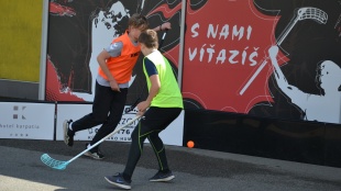 Neváhaj a pod hrať florbal 2021