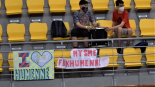 V hľadisku už aj fanúšikovia