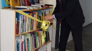 Otvorenie malej knižnice v komunitnom centre