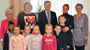 Prváci zo ZŠ Laborecká navštívili mestský úrad