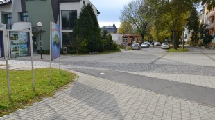 Cez Námestie slobody II