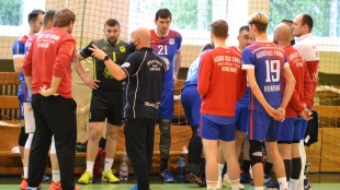 ŠK Gymnázium Humenné - Žilina 3:1 a 3:2. Volejbal v telocvični gymnázia