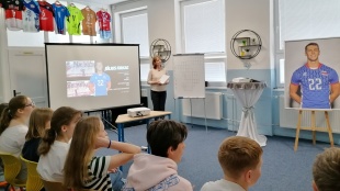 Základná škola Pugačevova oslavuje, spomína a motivuje