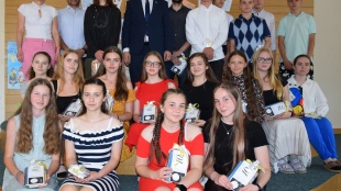 Oceňovanie žiakov ZŠ s prospechom "výborný" - ZŠ Jána Švermu