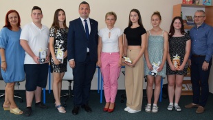 Oceňovanie žiakov ZŠ s prospechom "výborný" - ZŠ Pugačevova