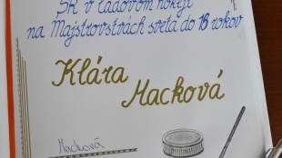 Klára Macková - podpis do Pamätnej knihy mesta Humenné