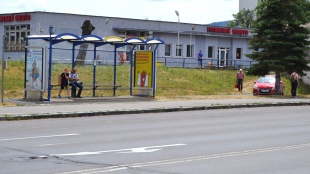 Autobusová zastávka. Výluka smer Medzilaborce
