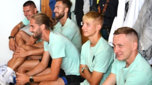 Futbalisti pred tréningom