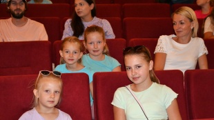 Divadelné leto pre deti 2022 - Včielka Maja