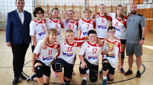 Volejbalový turnaj zmiešaných družstiev - ZŠ Darg. hrdinov