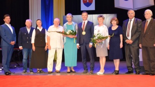 Ocenené osobnosti mesta s primátorom mesta Milošom Meričkom
