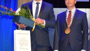 Športovec roka 2021 - Július Firkaľ, cenu prevzal otec Róbert
