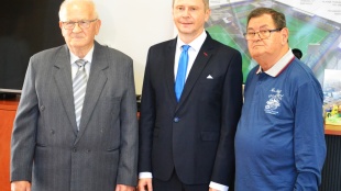 Štefan Uraz, primátor mesta Miloš Meričko a František Feigl