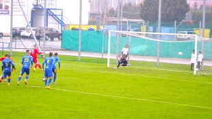 Humenné - Rača 2:2. Rača sa ujala vedenia z pokutového kopu