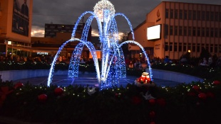 Humenčania rozsvietili prvú adventnú sviečku