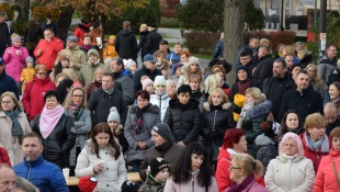 Humenčania rozsvietili prvú adventnú sviečku