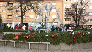 Humenčania rozsvietili prvú adventnú sviečku