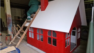 Výroba vianočného domčeka