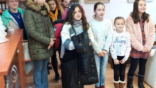 Žiaci zo ZŠ Kudlovská s primátorom mesta Milošom Meričkom