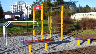 Workoutové ihrisko (pri knižnici)