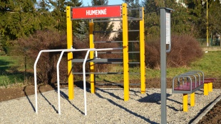 Workoutové ihrisko (pri knižnici)