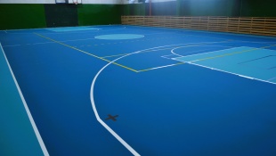 Nová podlaha telocvične futbalového štadióna