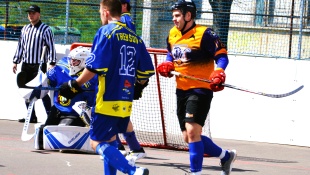 Hokejbalové štvrťfinále: Humenné - Trebišov 5:4 sn