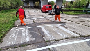 27 nových parkovacích miest pod nadjazdom