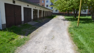 Vnútrobloky Dobrianskeho. Ako prvé sa upravia spevnené plochy