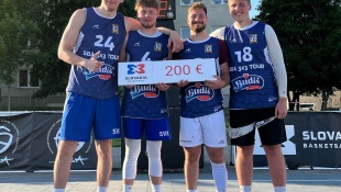 Slovensko U-23. Ján Balogáč úplne vpravo
