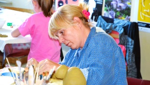 Workshop „Amália Holíková – Alternatívy v keramike“