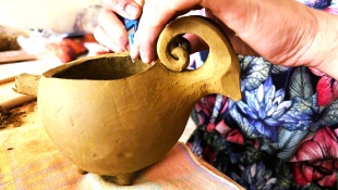 z workshopu „Amália Holíková – Alternatívy v keramike“