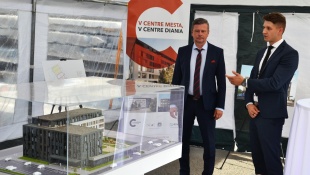 Objekt Central Point (rekonštrukcia budovy, mestského parkoviska a chodníkov)