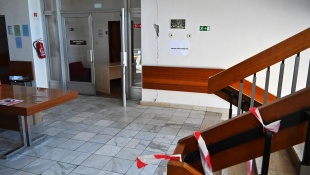 Zemetrasenie uzavrelo 5. poschodie MsÚ Humenné