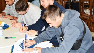 Parádny nočný beh Humenné 2023 + autogramiáda hokejistov